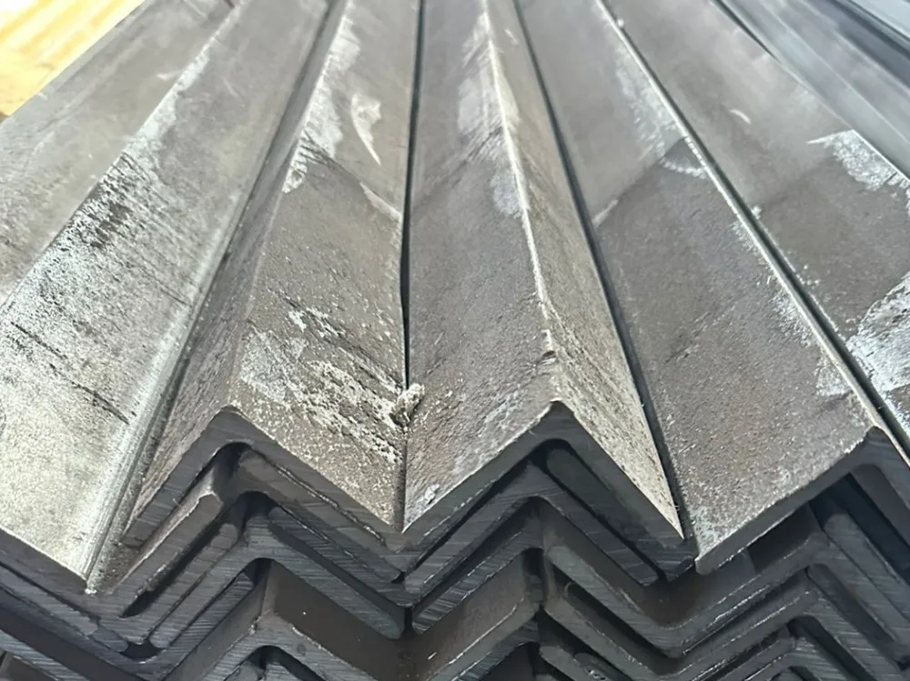 Уголок 25x25x4