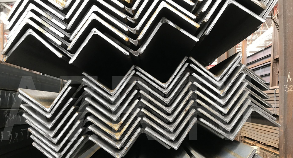 Уголок 100x100x10